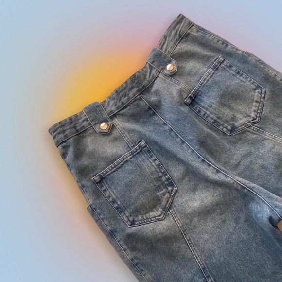 High Rise Oversized Pocket Jeans - Picture 3 of 7